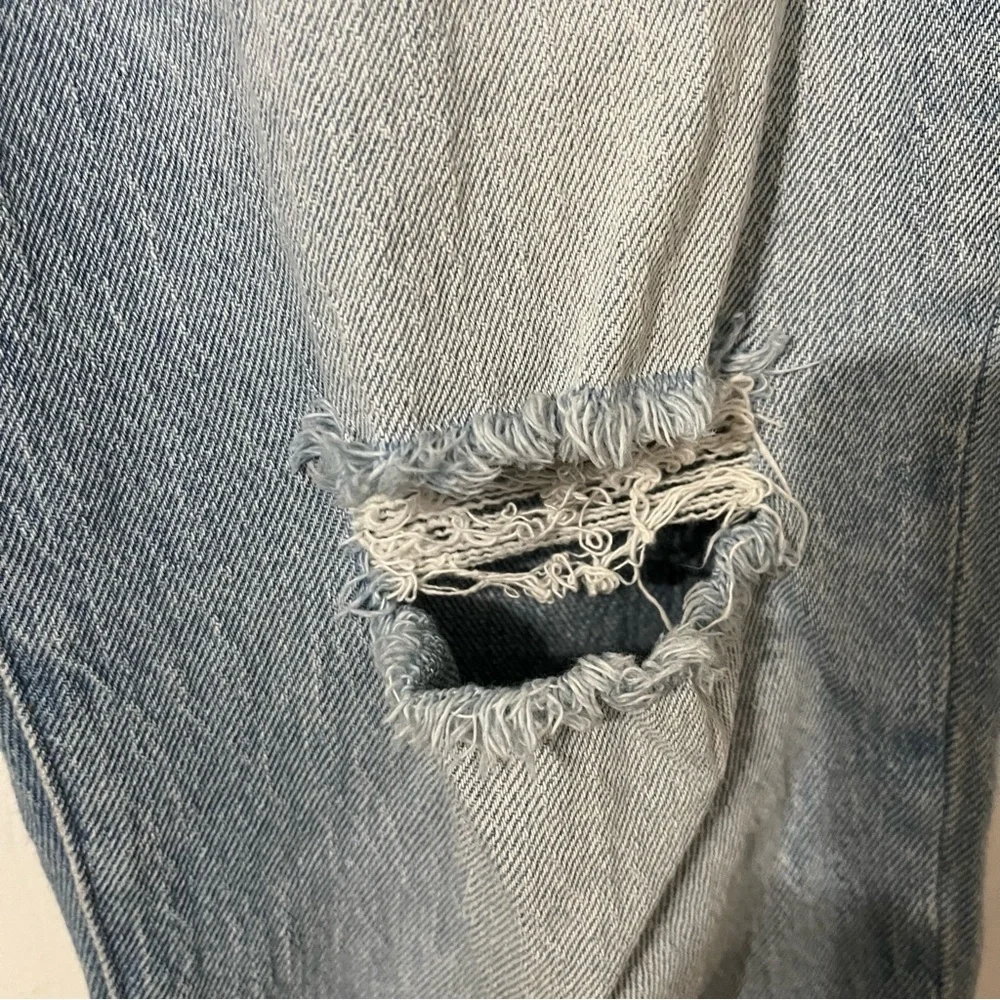 Madewell High-Rise Slim Crop Boyjean in Dumas Wash: Ripped Edition Size 29